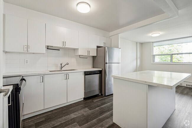 2 chambres, 1 salle de bain - 975 pi² - Cuisine - 105 Rowena
