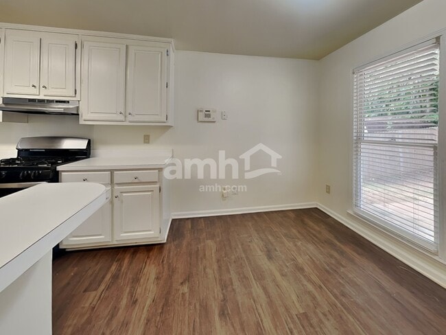 Building Photo - 3980 Brockett Walk