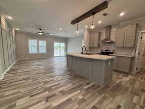 Building Photo - 19419 Tarpon Woods Ct