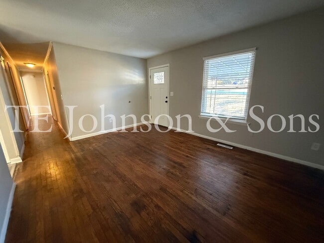 Building Photo - Charming 3BR/2BA Home with Hardwood Floors, Bonus Room & Outdoor Living