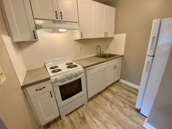 Building Photo - 1862 Beacon St