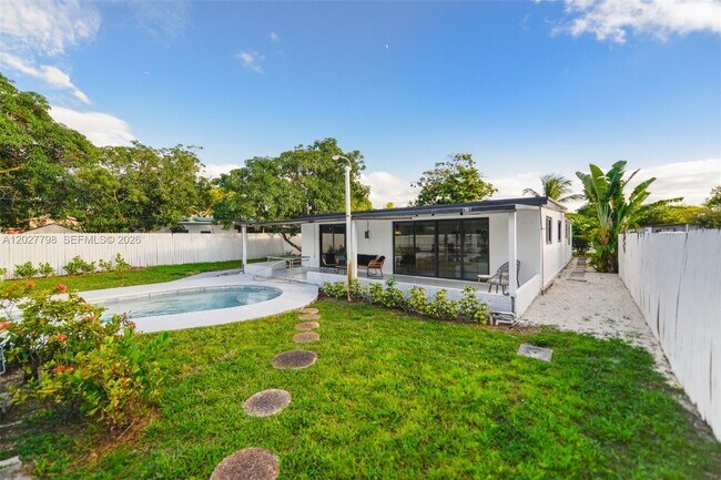 Foto del edificio - 415 NW 133rd St