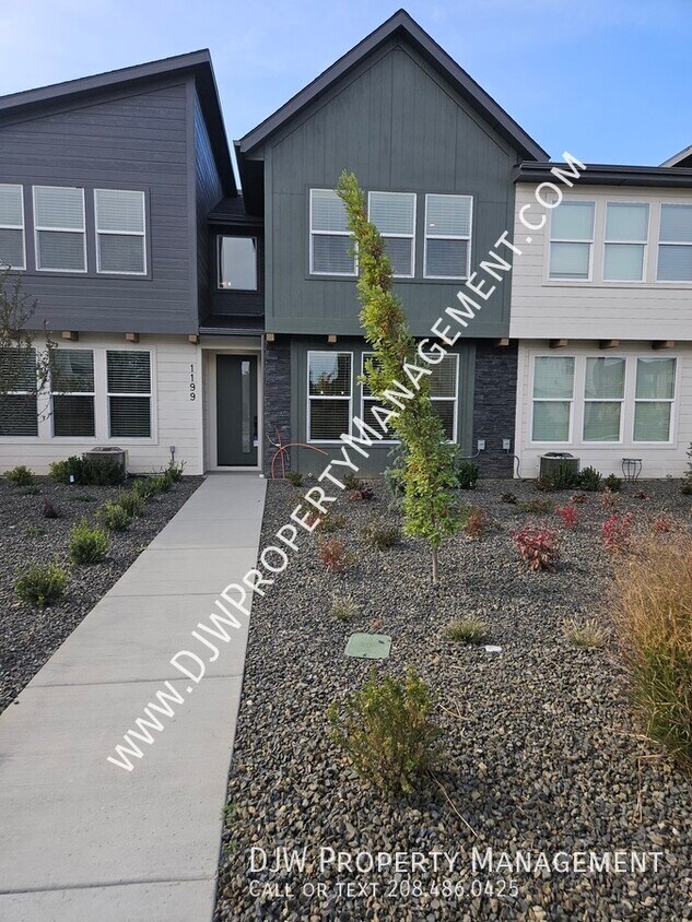 Foto principal - 1199 N Webb Wy