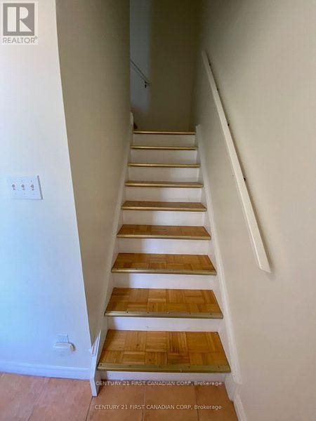 Building Photo - 1401 Wonderland Rd N