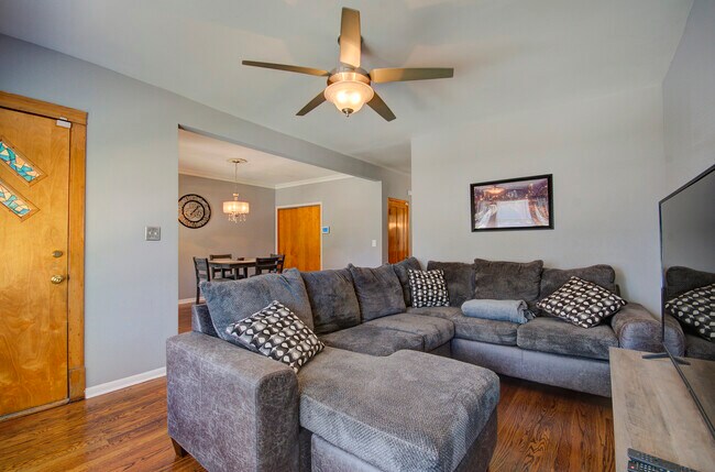 Foto del edificio - 3012 N Luna Ave