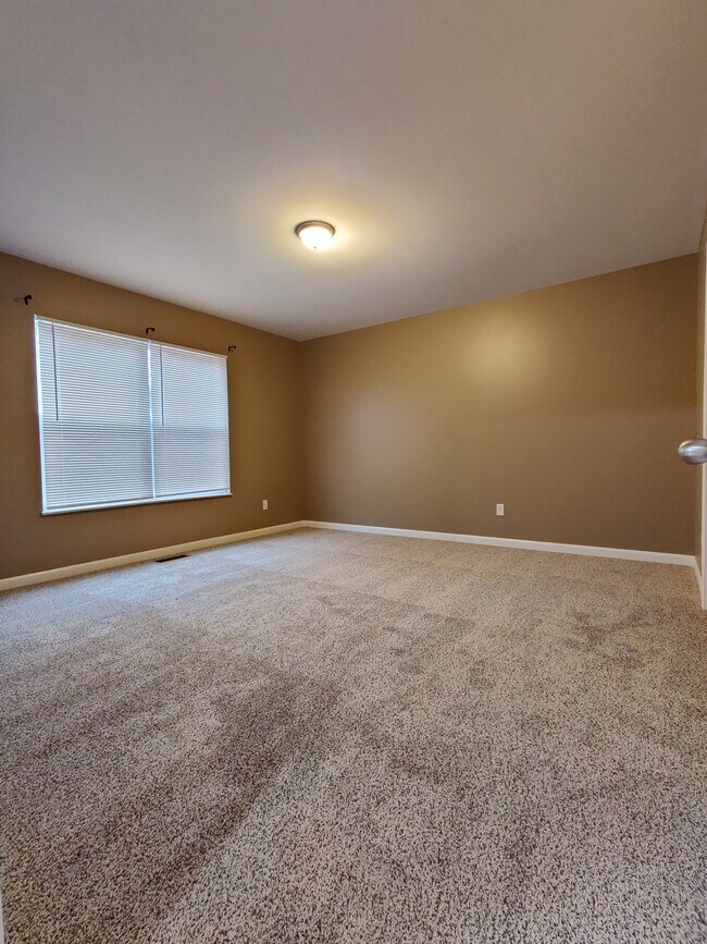 Building Photo - 9 Cabanne Townhome Dr
