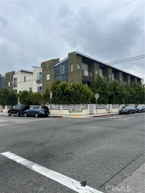 Foto del edificio - 13804 Cordary Ave
