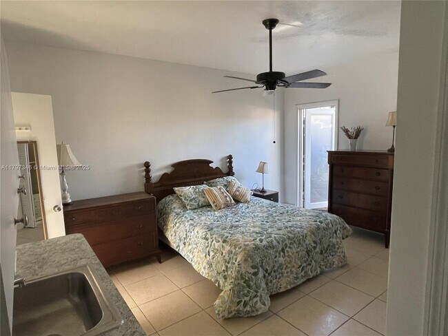 Foto del edificio - 9525 SW 16th St