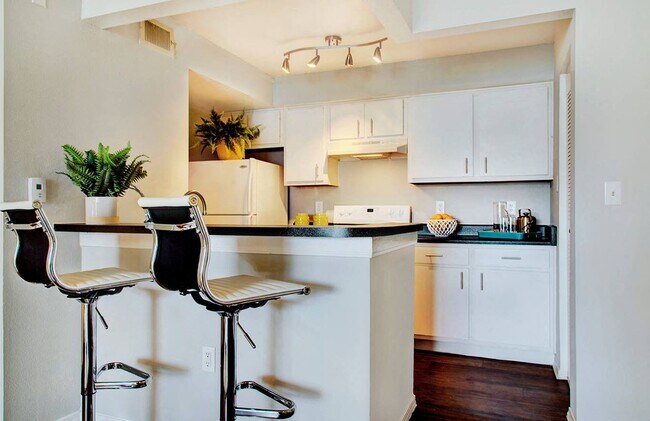 Foto del edificio - Country Oaks Apartment Homes