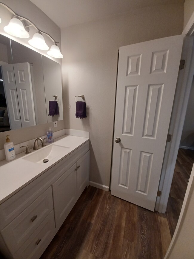 1 bathroom with linen closet - 1219 N Wahsatch Ave