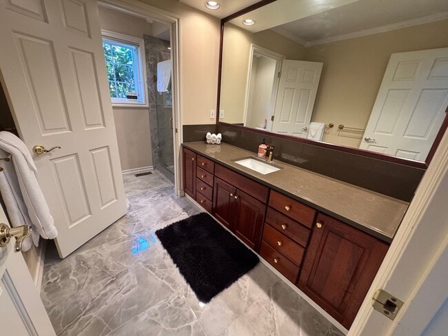 Building Photo - 2736 Stein Hill Ln