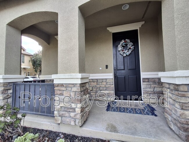 Foto del edificio - 17217 Canyon Gate Ln