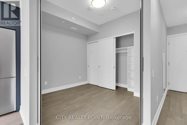 Photo du bâtiment - 664 Spadina Ave.