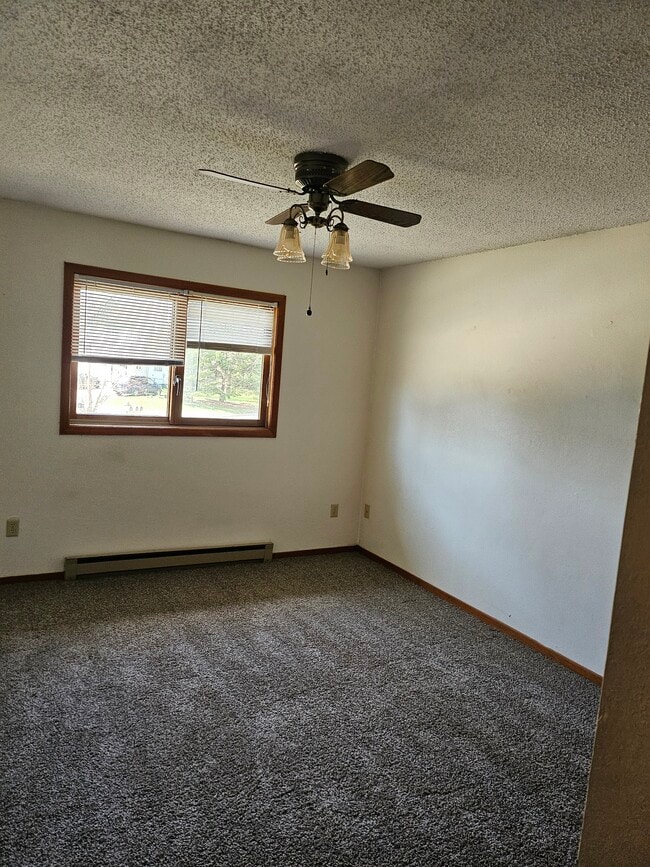 Building Photo - 1006 Emerald Ct