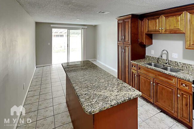 Foto del edificio - 6701 Village Grove Ct