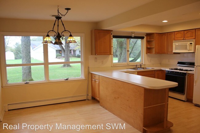 Building Photo - 4 br, 4 bath House - 2139 Derfla Drive