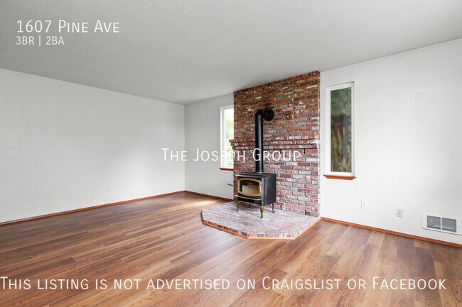 Building Photo - Recently remodeled 3 bed/2 bath in Snohomish
