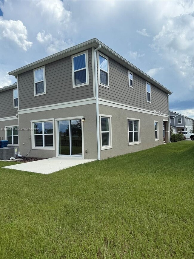 Building Photo - 410 Sequoia Dr