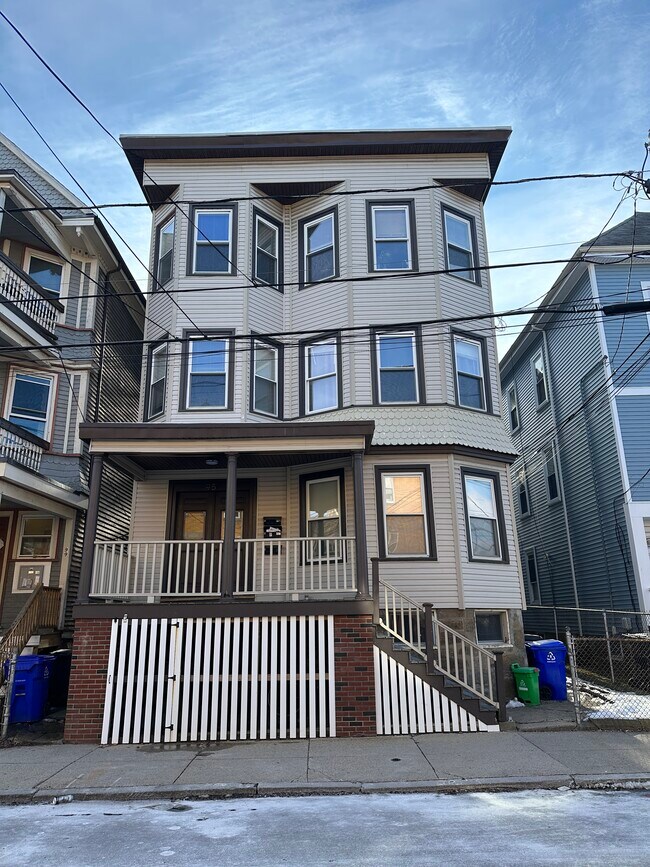 Building Photo - 95 Calumet St