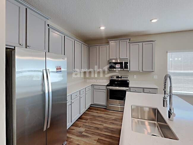 Building Photo - 238 Hemlock Pt