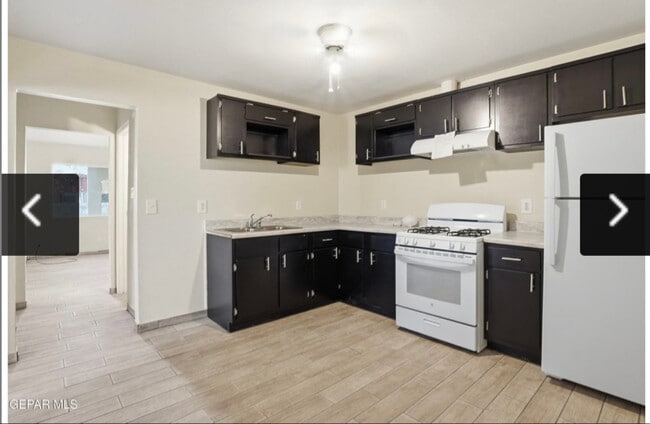 Building Photo - 3580 Black Bear Ln