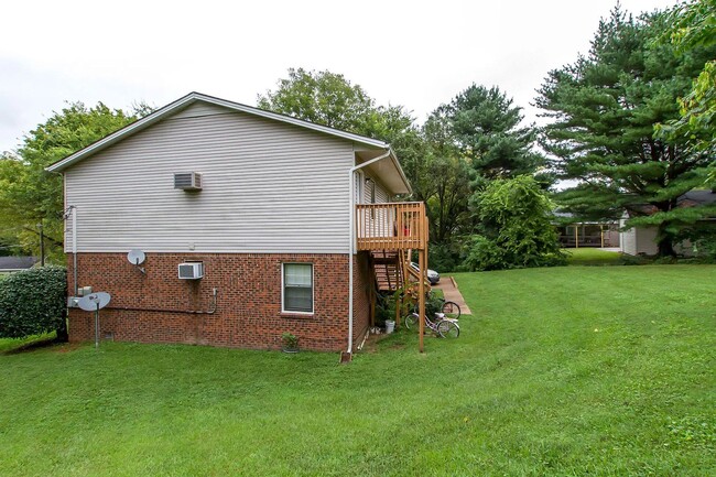 Building Photo - Fabulous 1BR Furnished Duplex