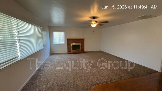 Foto del edificio - 1325 S Crowe St