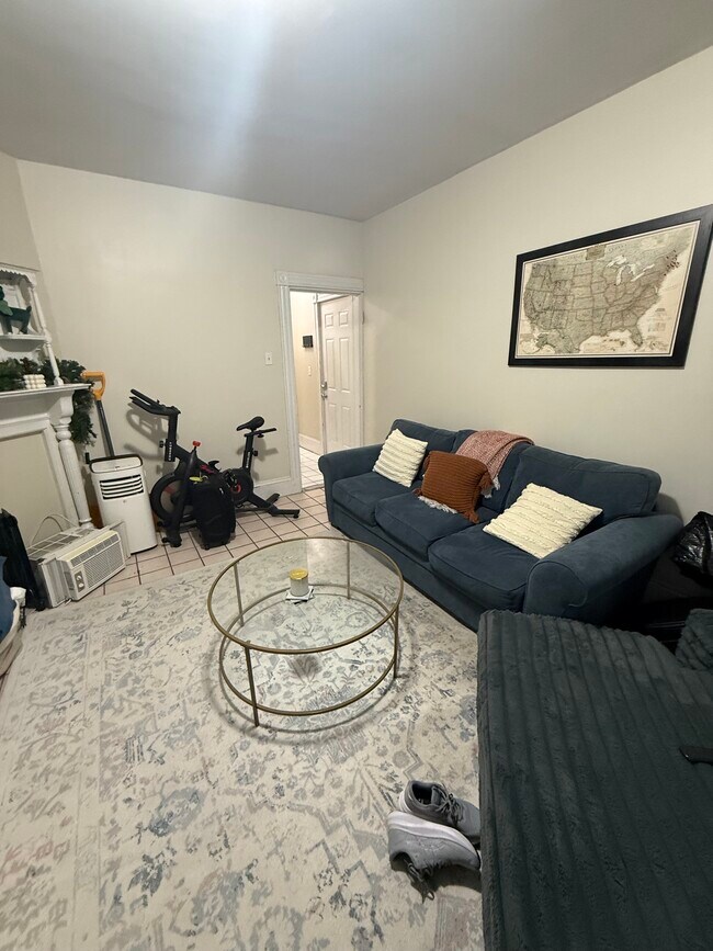 Building Photo - 192 L St