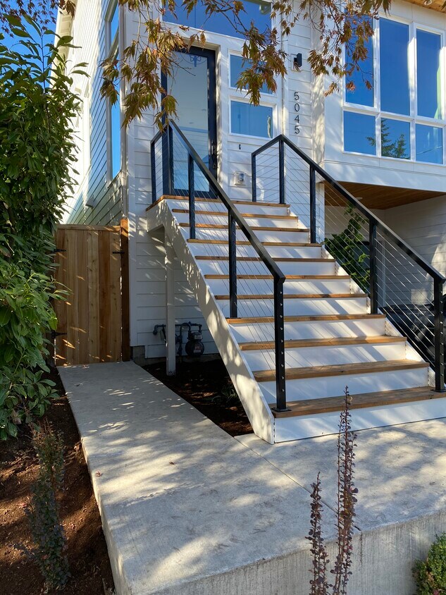 Foto principal - 5045 NE 24th Ave