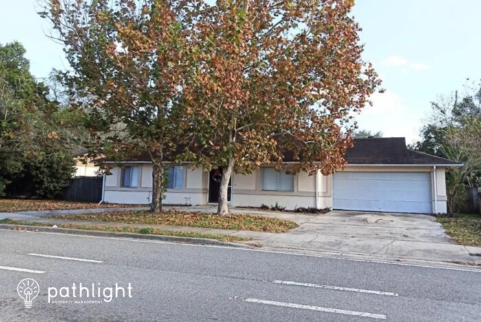 Primary Photo - 75 S Winter Park Drive, Casselberry, FL, 3...