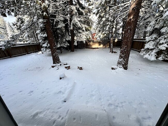 Foto del edificio - Large 3BR 2Bath Home with balcony available for a Long term Rental. Call me today!