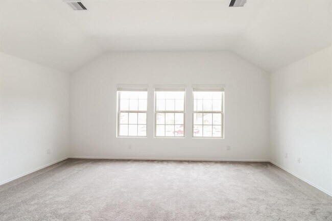 Building Photo - 2300 Plantation Dr