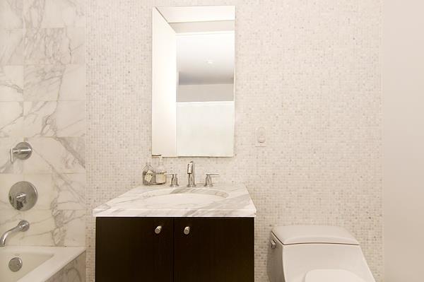 Foto del edificio - 4630 Center Blvd