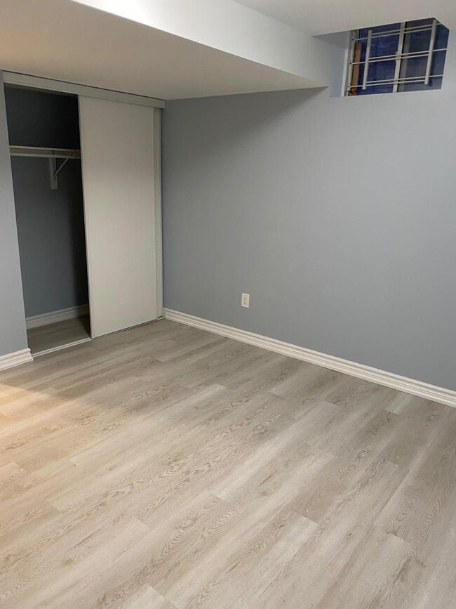 Building Photo - 409 Ambleside Dr