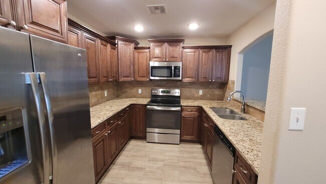 Foto del edificio - Great 3B/2B Townhome in Chaffee Crossing! ...
