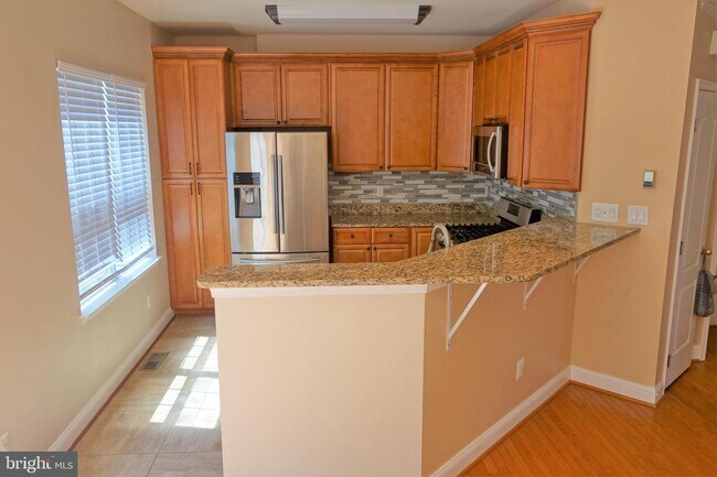 Building Photo - 2076 Capstone Cir