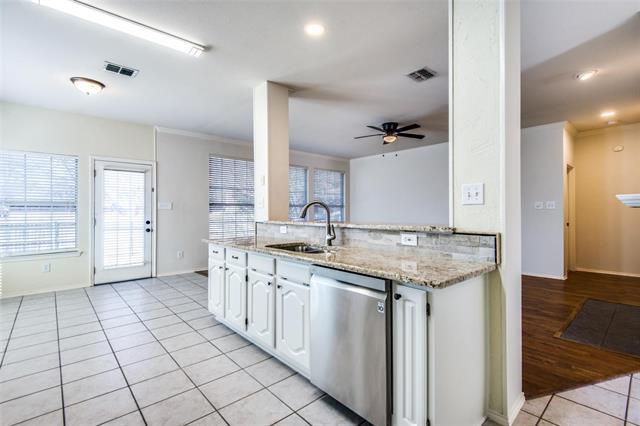 Foto del edificio - 5121 Timber Park Dr