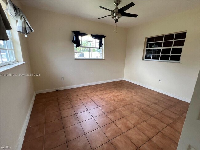 Foto del edificio - 3 br, 1 bath House - 280 NW 104th Ter