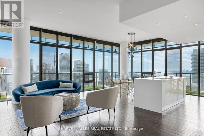 Building Photo - 33 Charles St E