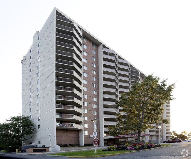 Building Photo - Concorde Apartments