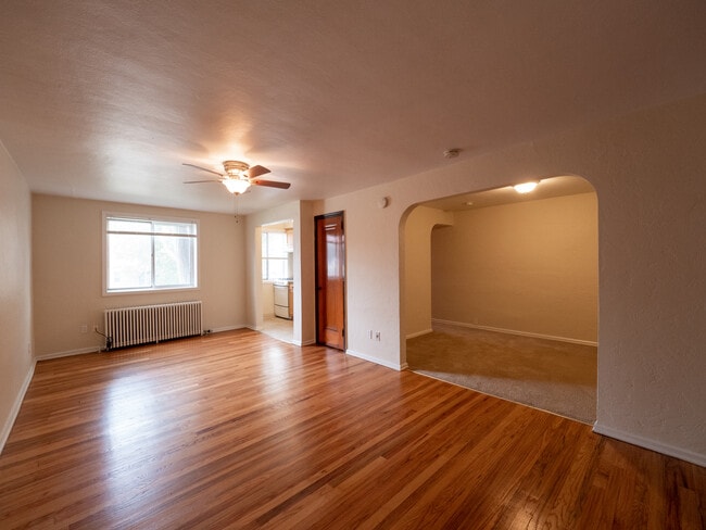 Building Photo - Brentwood Manor