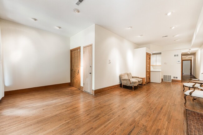 Foto del edificio - 1320 N Astor St