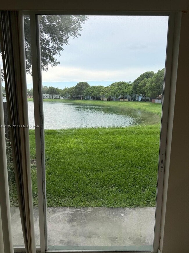 Foto del edificio - 1414 SE 24th Ct