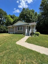 Building Photo - 18 Montfort Woods Rd