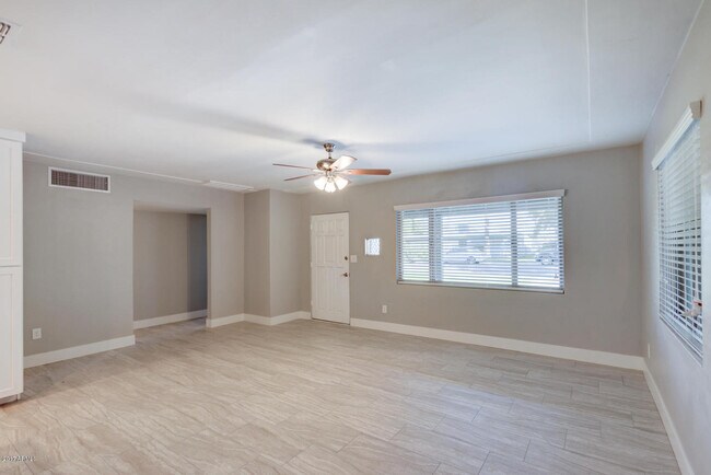 Building Photo - 2309 E Mulberry Dr