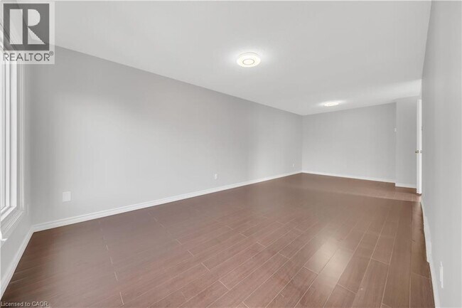 Photo du bâtiment - 84 Homestead Pl