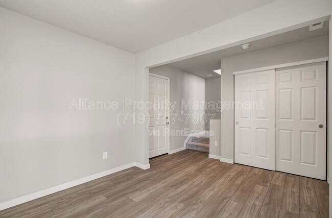 Foto del edificio - 5732 Thurless Ln