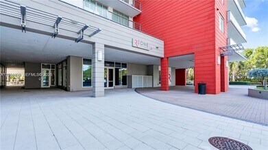 Building Photo - 7875 NW 107th Ave