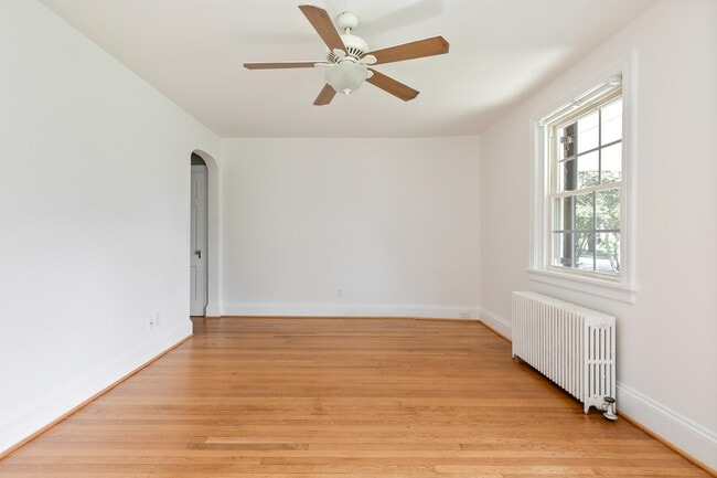 Building Photo - 4007 Cutshaw Ave