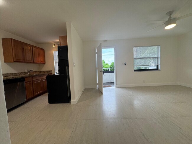 Foto del edificio - 607 NE 29th Dr